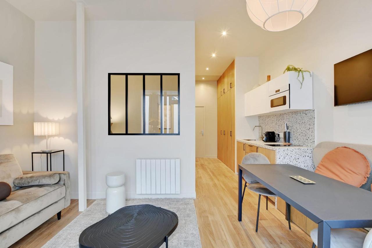 Charming 1-Bedr Parisian Apartment In Vibrant Rue D'Hauteville Luaran gambar